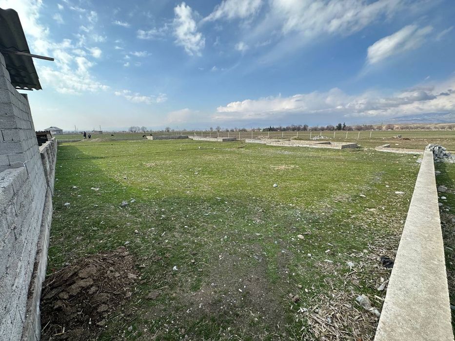 Uchastka sotiladi srchona