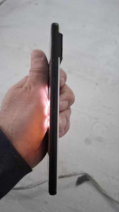 Google pixel 6 шишаси синган