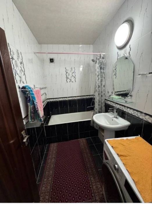 Новза метросига  2 дакика юриш масофада квартира оилага болларга