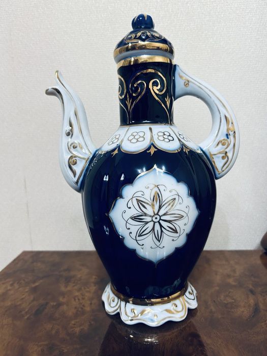 Продаю фарфоровый кувшин советских времён