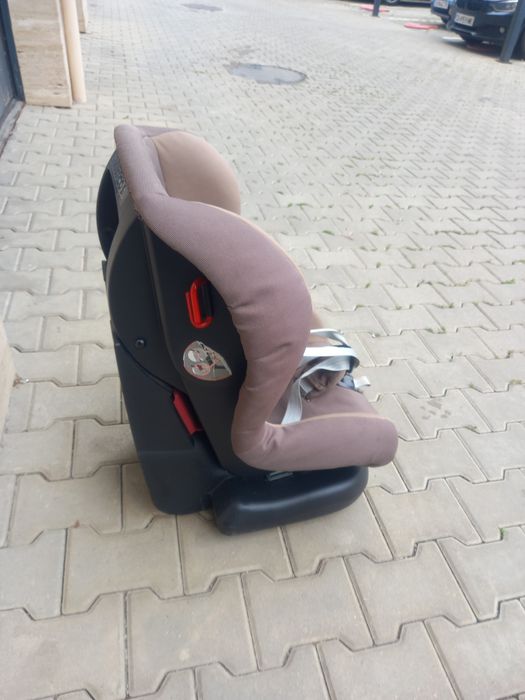 Столче за кола Maxi Cosi с подарък възглавничка за столчето