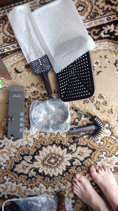 Продам смеситель(душевая панель) новый