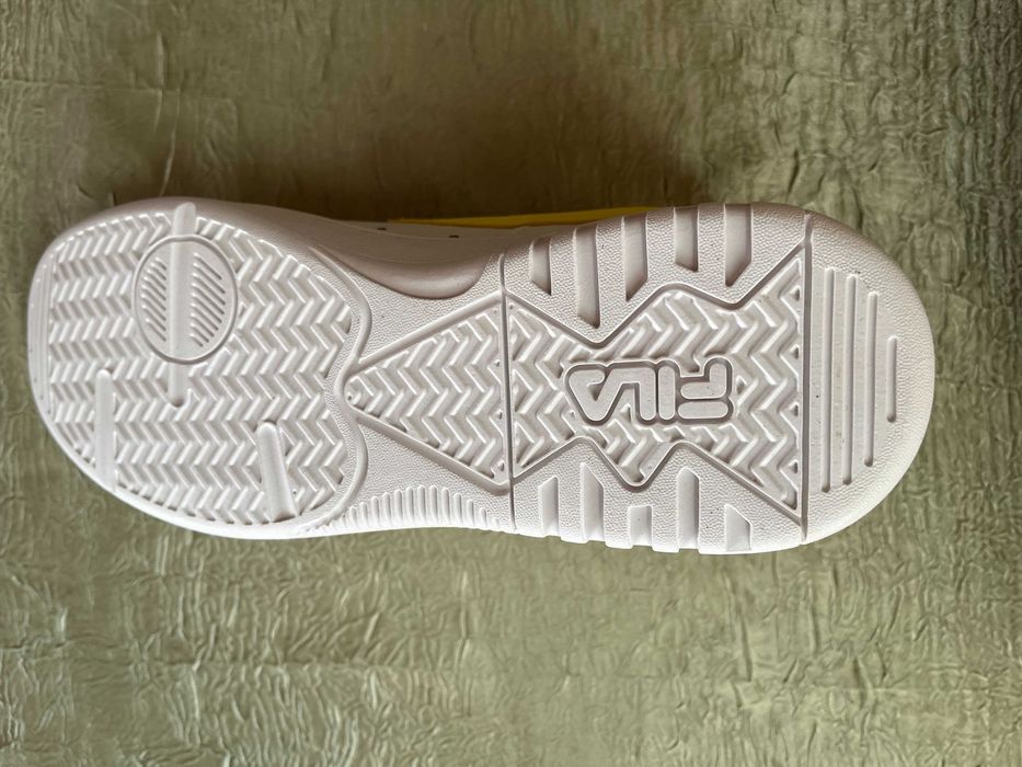 НОВИ дамски маратонки FILA