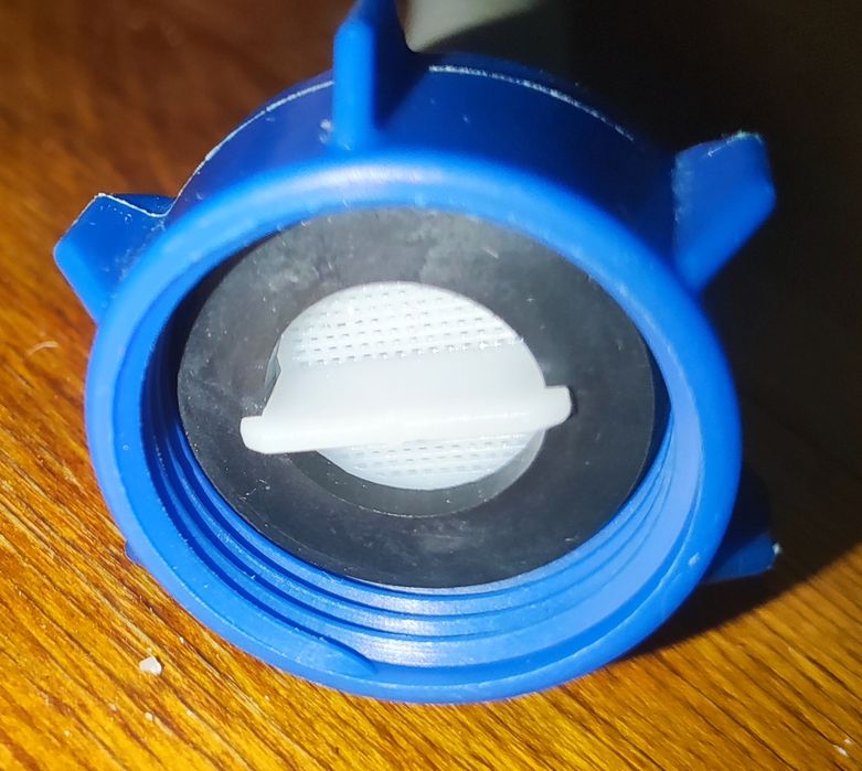 Крышка от бачка унитаза (классика). Шланг новый от стиральной машины