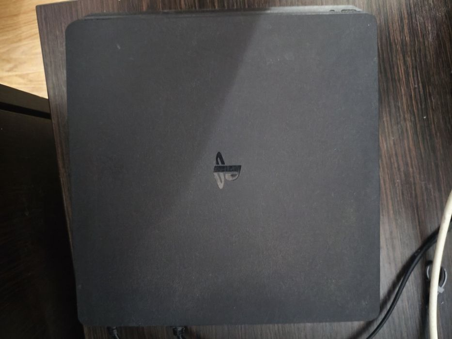 Ps4 slim + un controler
