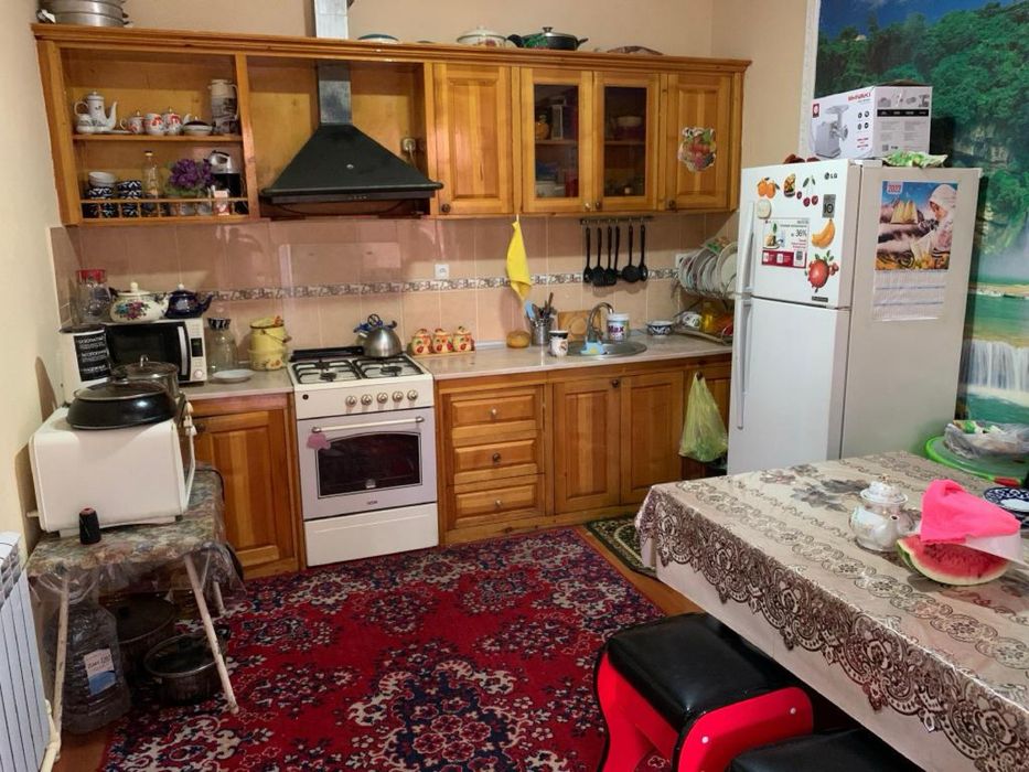 Продается 2-этажный кирпичн дом возле Регистана идеально под гостиницу