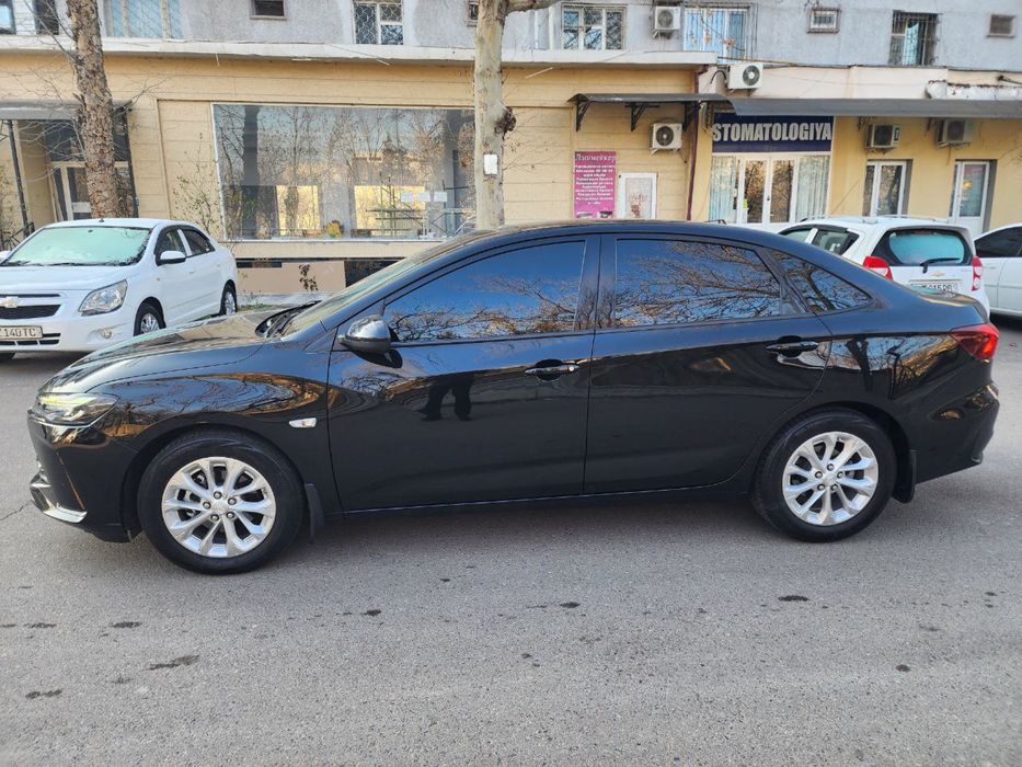 Monza 1.5 2024-yil qora