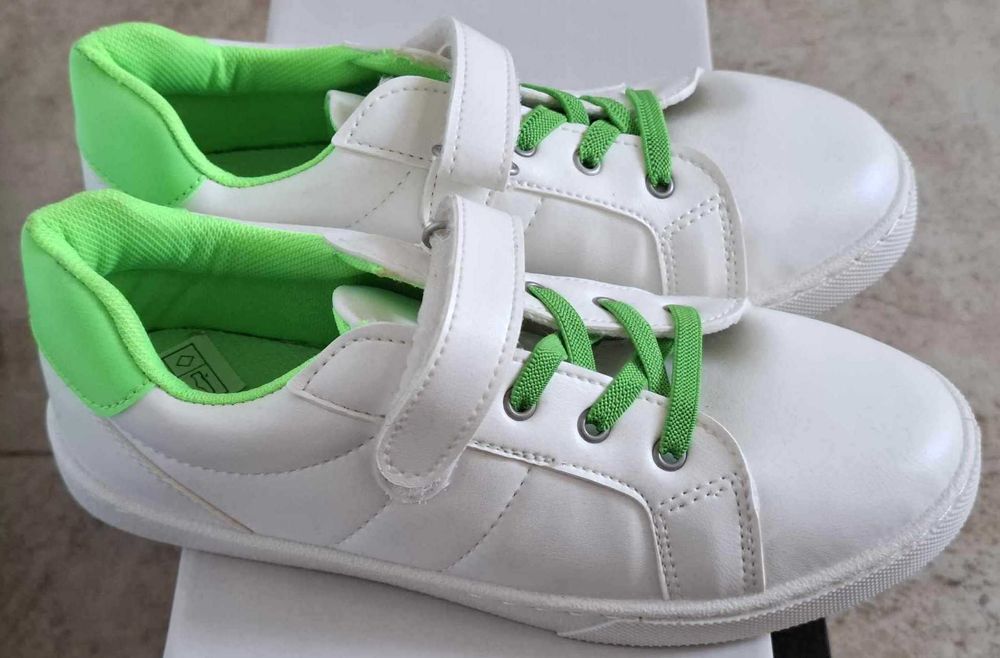 Детски бели за 10лв обувки, размер 32, 35, 36, 37, 38