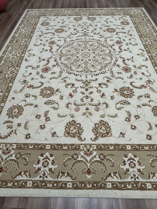 Продам ковер размер  3*4