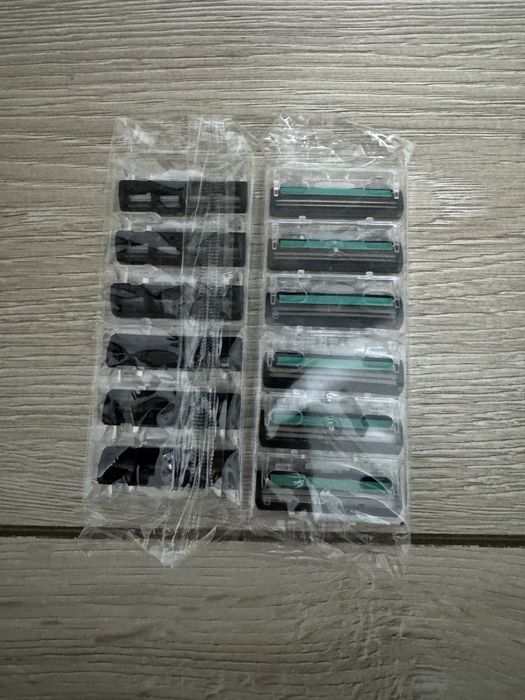 Бритва с 30 сменными кассетами