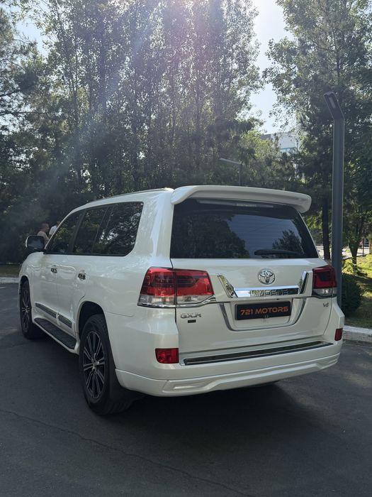 Toyota Land Cruiser 200 Restayling 2021 yil