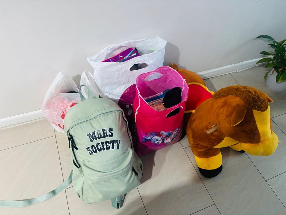 Одежды, игрушки, посуды отдам даром