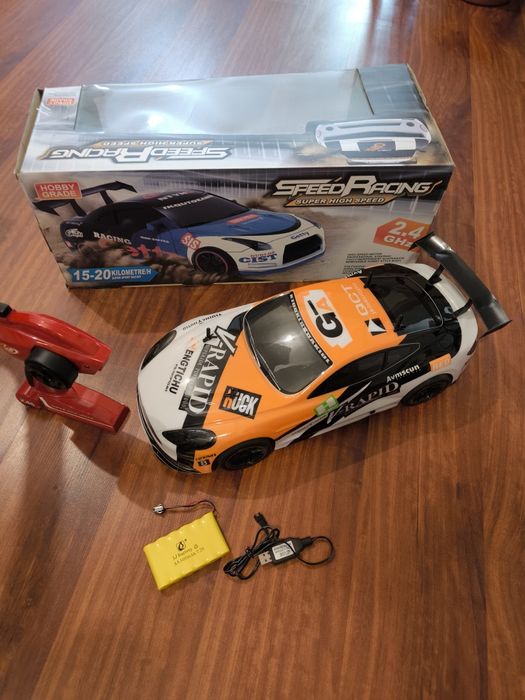 Машинка на пульту управления