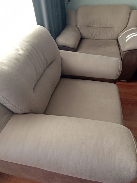 Два броя фотьойли