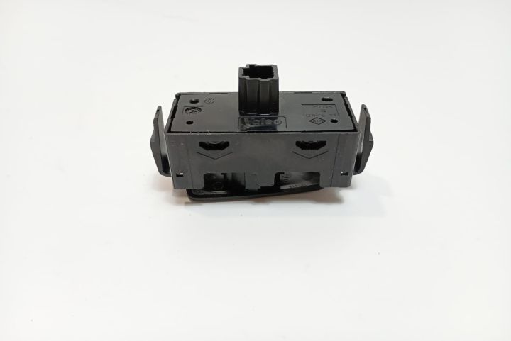 Buton avarii Dacia Logan a 2-a generatie