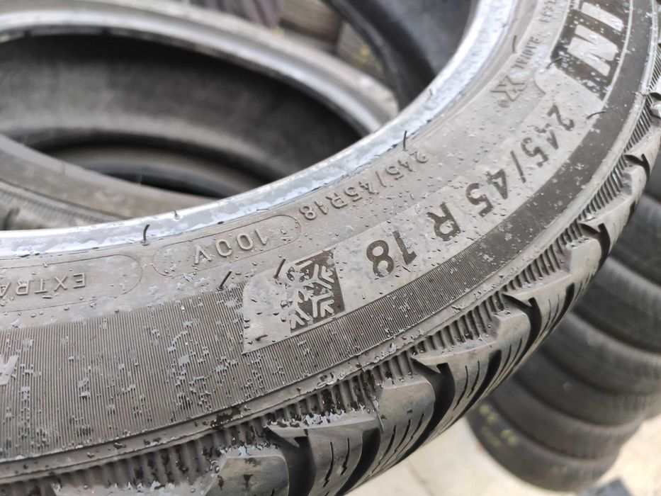 2бр Зимни гуми 245 45 18 - Michelin - DOT 2022