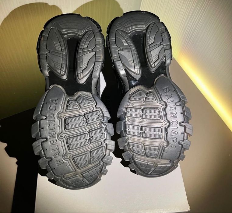 Balenciaga track