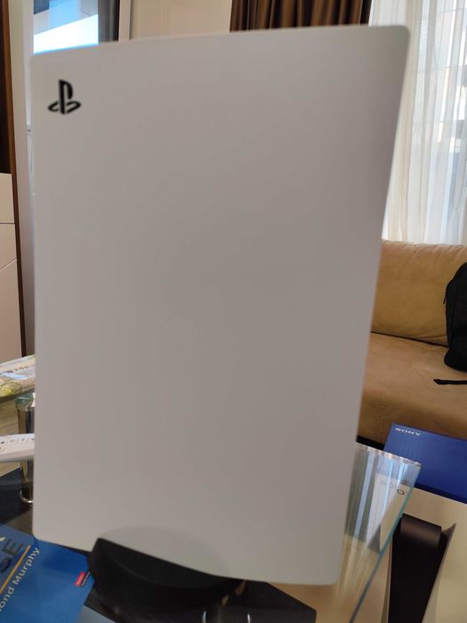 Playstation 5 + джойстик+ 4 игри (slim rancher, minecraft, FIFA 21, FC 24)
