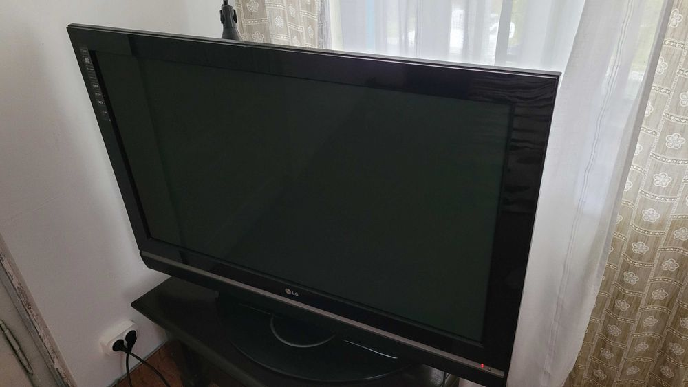 Televizor / Plasma TV diagonala 107 cm, Model LG 42PC51