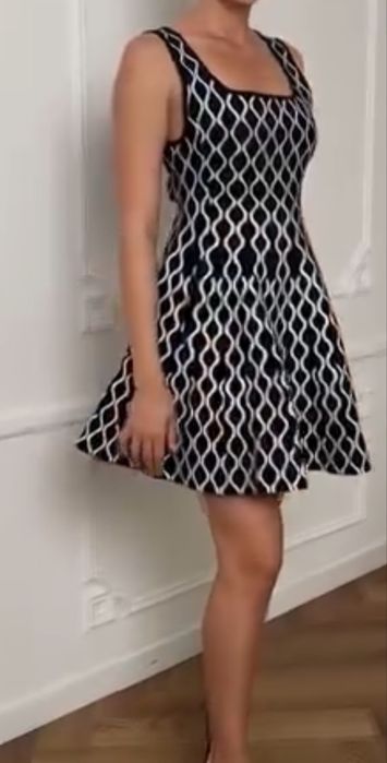 Стильное женское платье