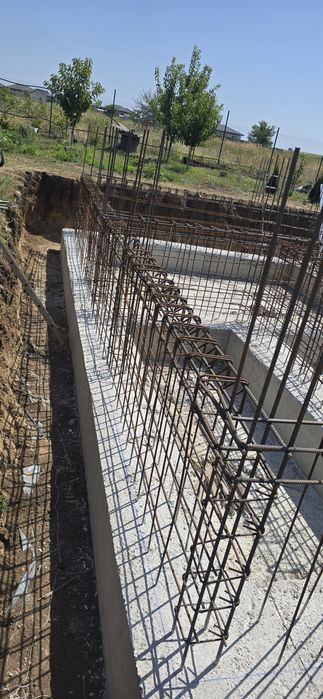 Construcții case la roșu/cheie