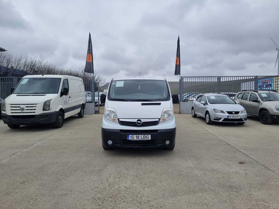 OPEL VIVARO 8+1 // 2.0 DIESEL 114cp // 2013 // RATE FIXE//AVANS ZERO
