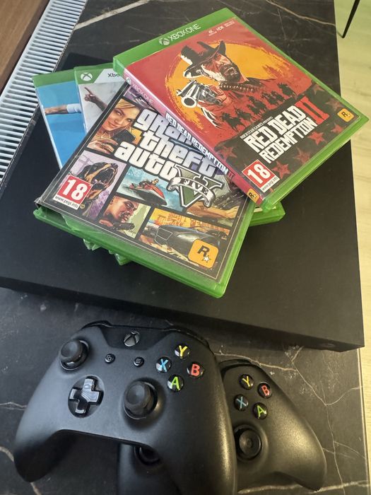 Consola Xbox One X 1TB + 2 manete