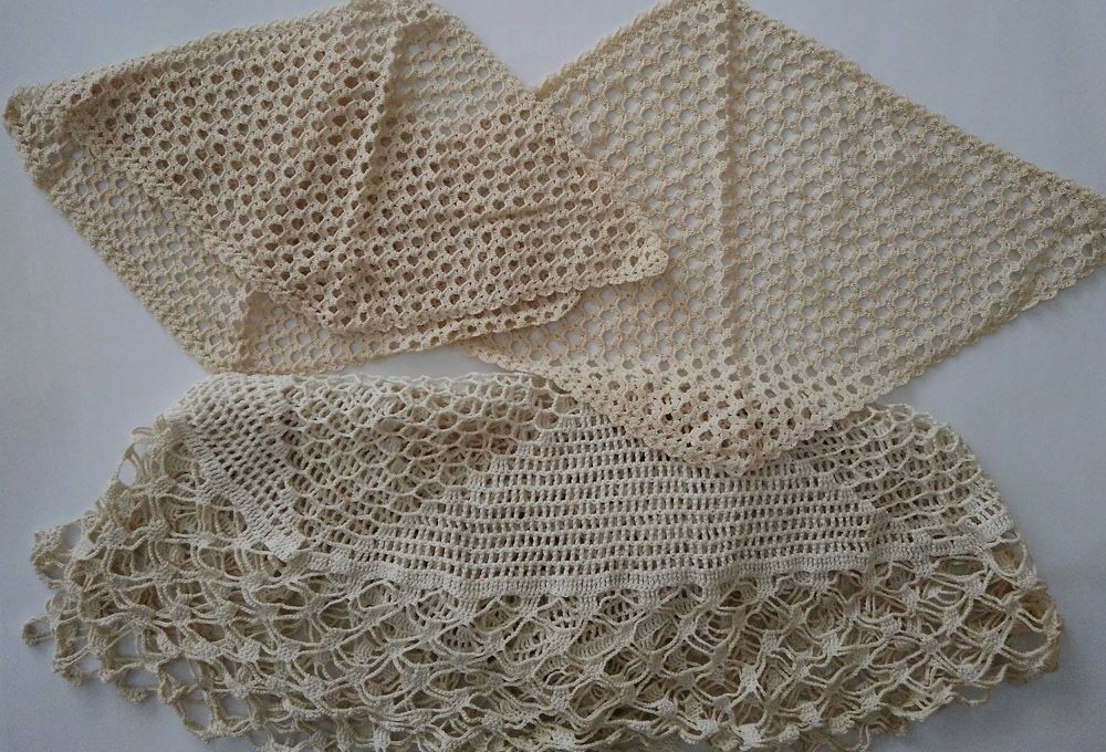 Ръчно плетени покривка за маса и комплект карета