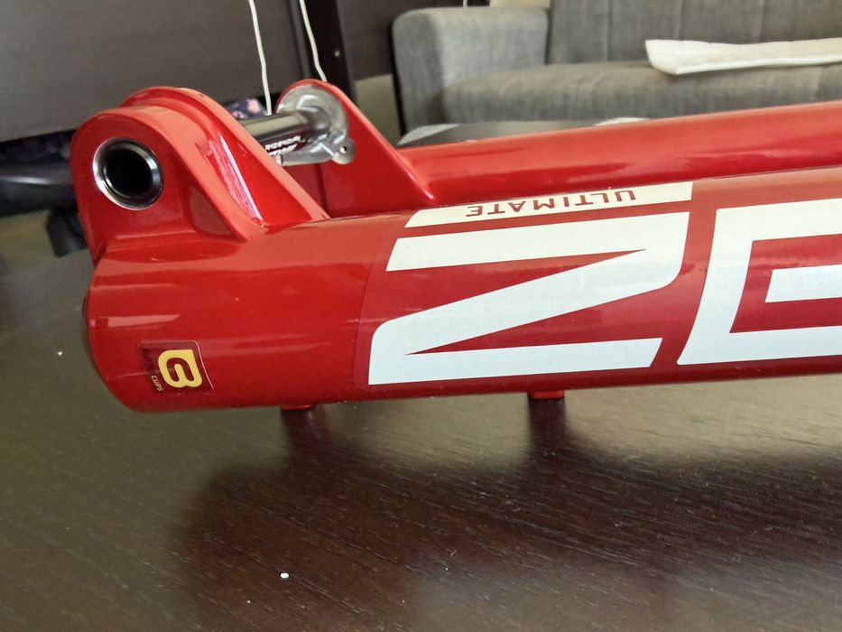 Furca Rockshox Zeb Ultimate 1.8″ to 1 1/8″ tapered NOUA!