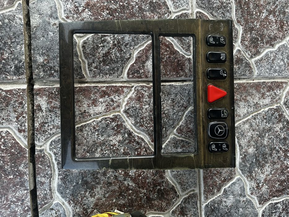 Магнитола Mercedes 210