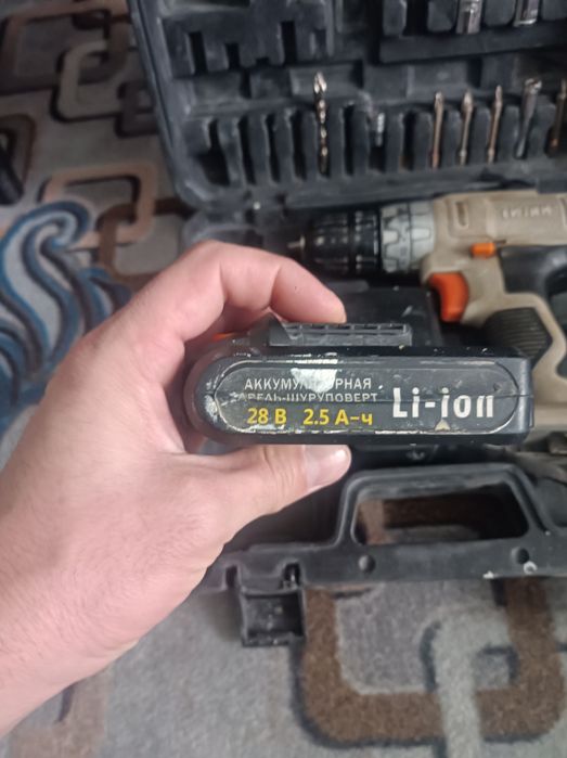 Шуруповёрт шуруповёрт