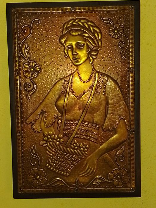 Руска Медна  Картина , Медно Пано  - Жена с носия
