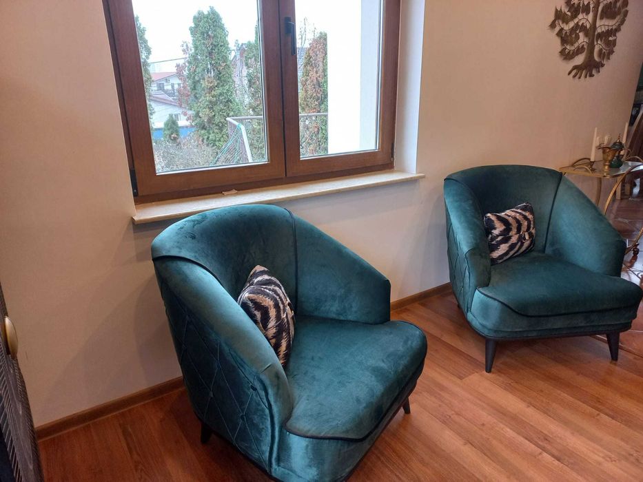 Set 2 fotolii tapitate catifea verde smarald Chesterfield, stare noua