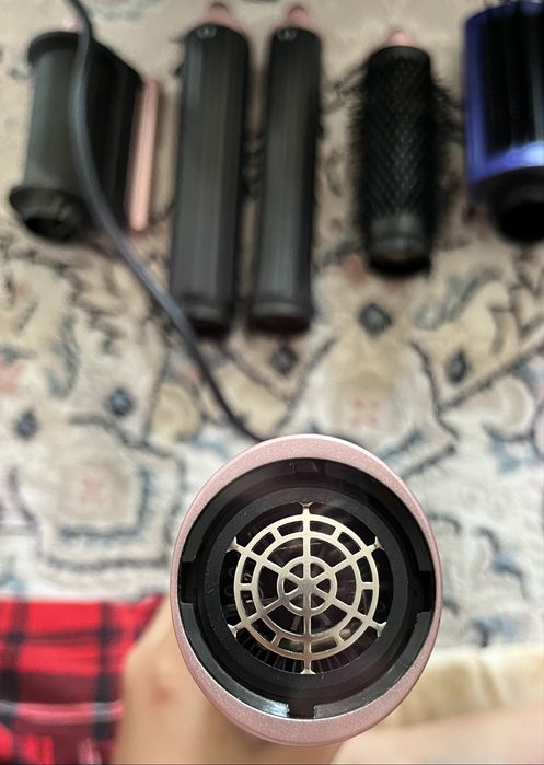 Продам Dyson………….