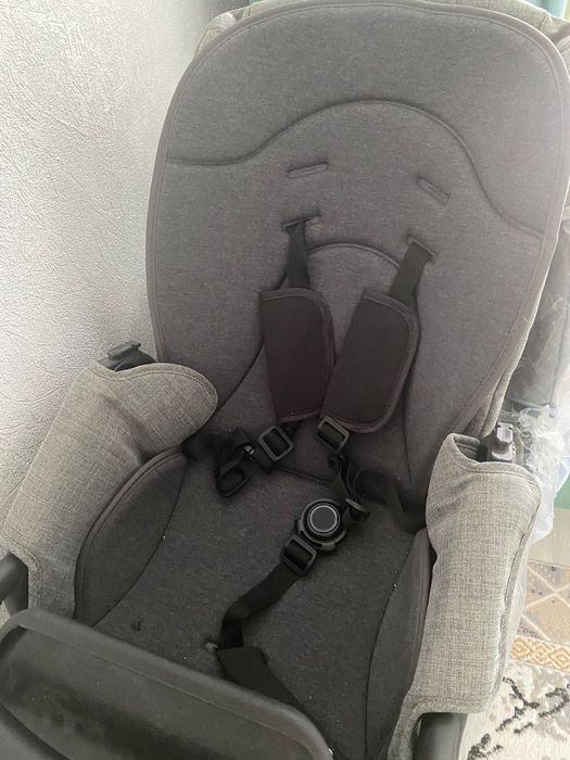 Продам новую коляску