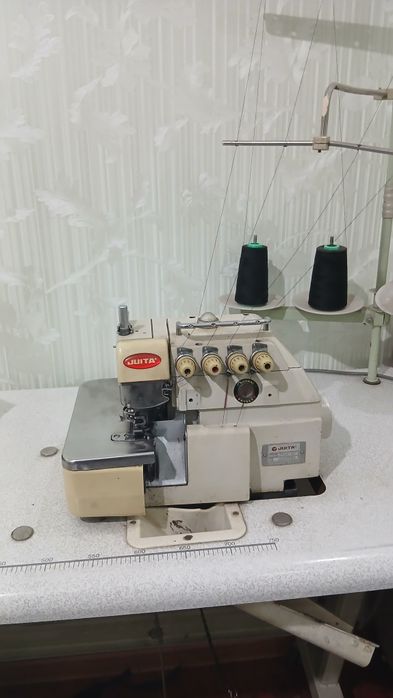 Juti overlok mishina sotiladi