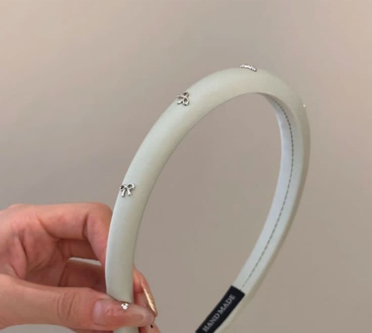 Красивой березовый ободок