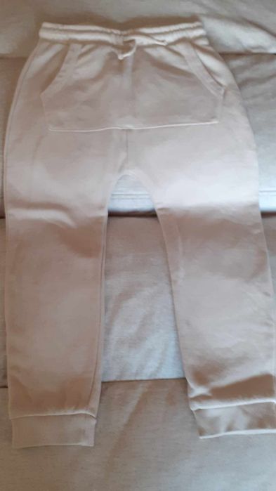 Нови долници и блузи