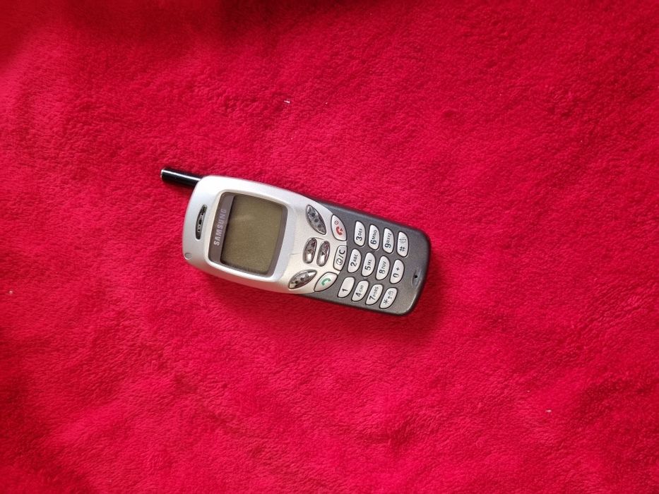 Telefon Samsung și sagem pentru colecție