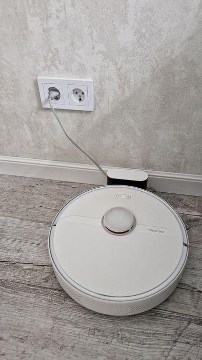 Прожаю рабочий Робот-пылесос Roborock S6 Pure Global