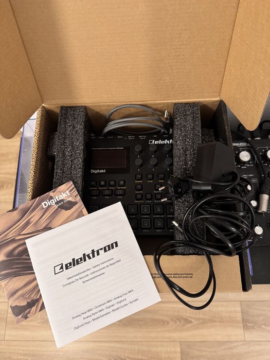 Elektron Digitakt drum machine sampler