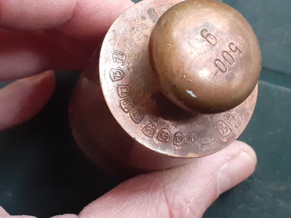 Комплект бронзови теглилки тежести с дървена кутия