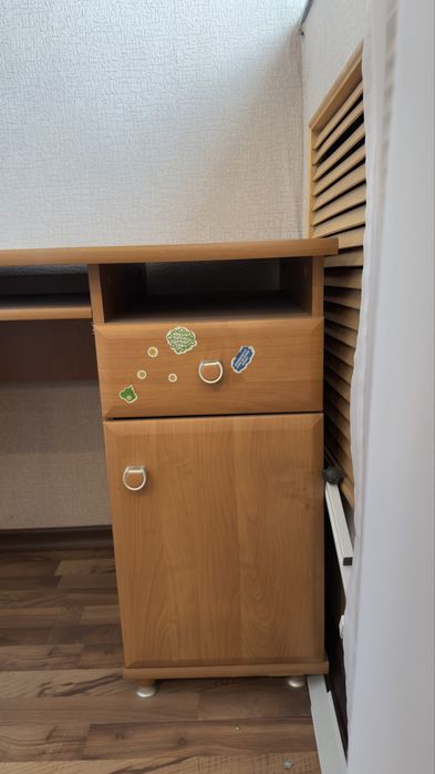 Письменый стол, в хорошем состоянии