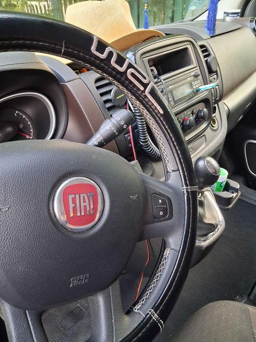 Furgona 9 locuri