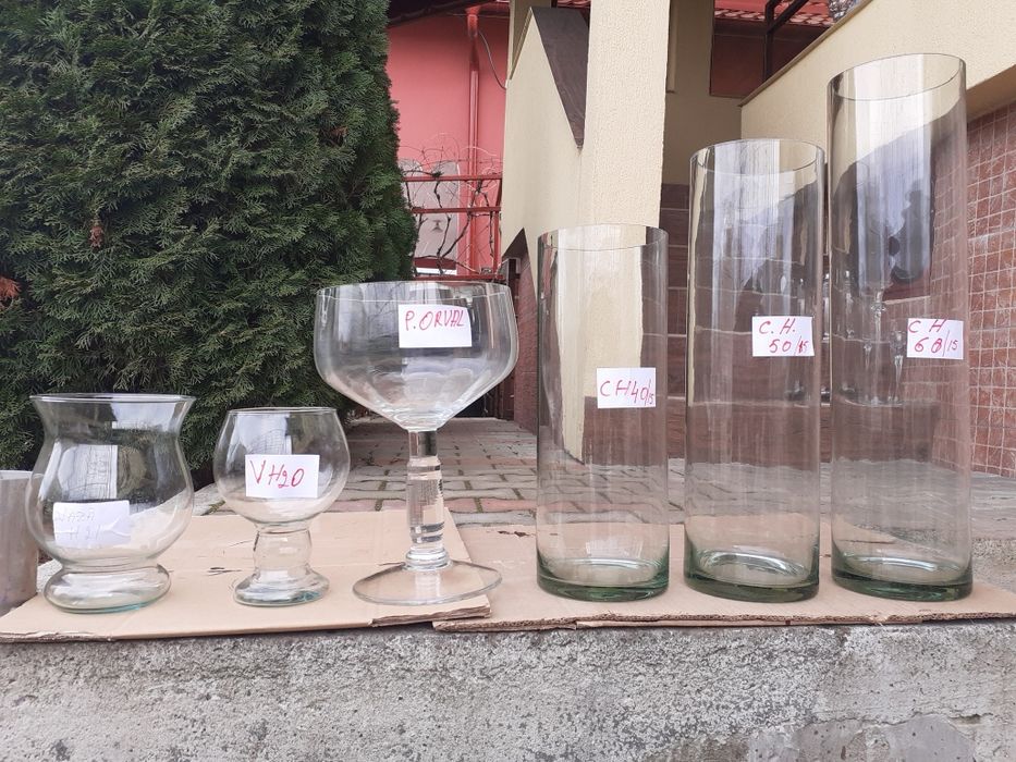 Obiecte   din  sticlă    pahare     vaze    decantere   și   alte   ob