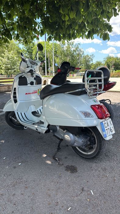 Скутер Веспа GTS 300