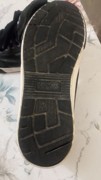 Спортивные ботинки б/у