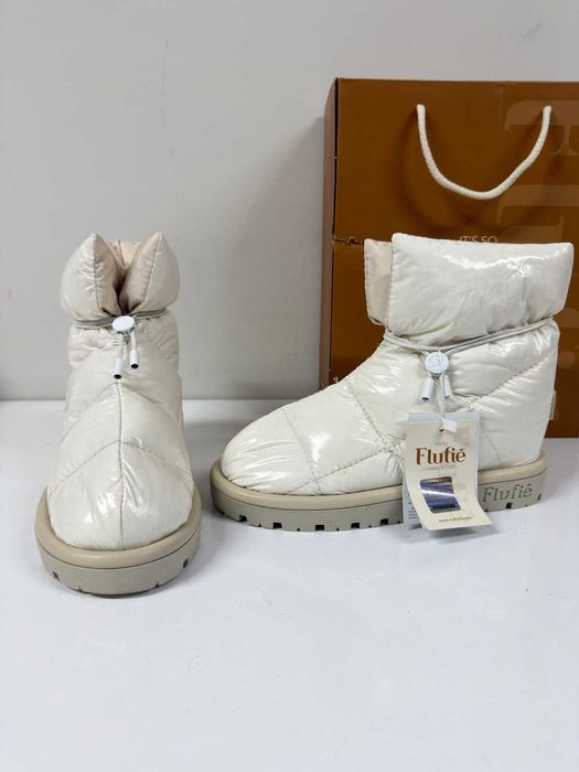 НОВИ Дамски апрески FLUFIÉ Pillow Boot (Екрю/Бял) - Размер 38 (24 см стелка)