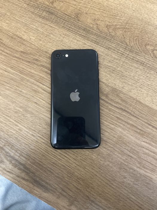 Продам Iphone SE