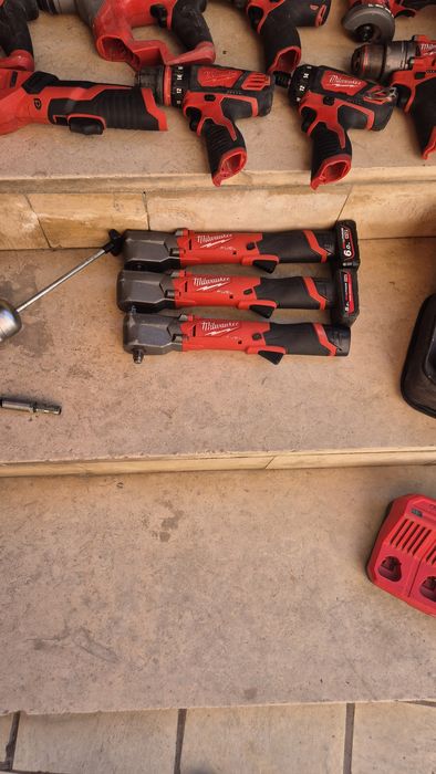 Milwaukee M12 инструменти